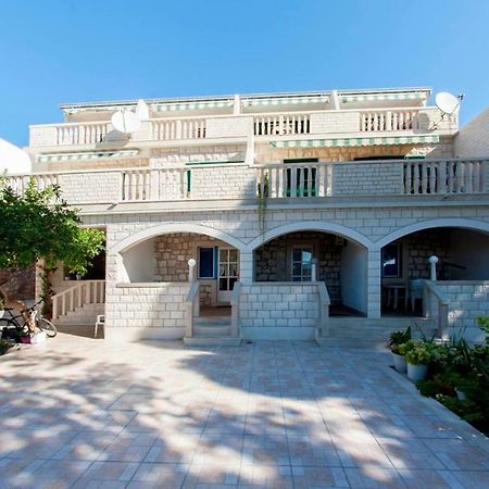 Apartments Paula Бол Экстерьер фото