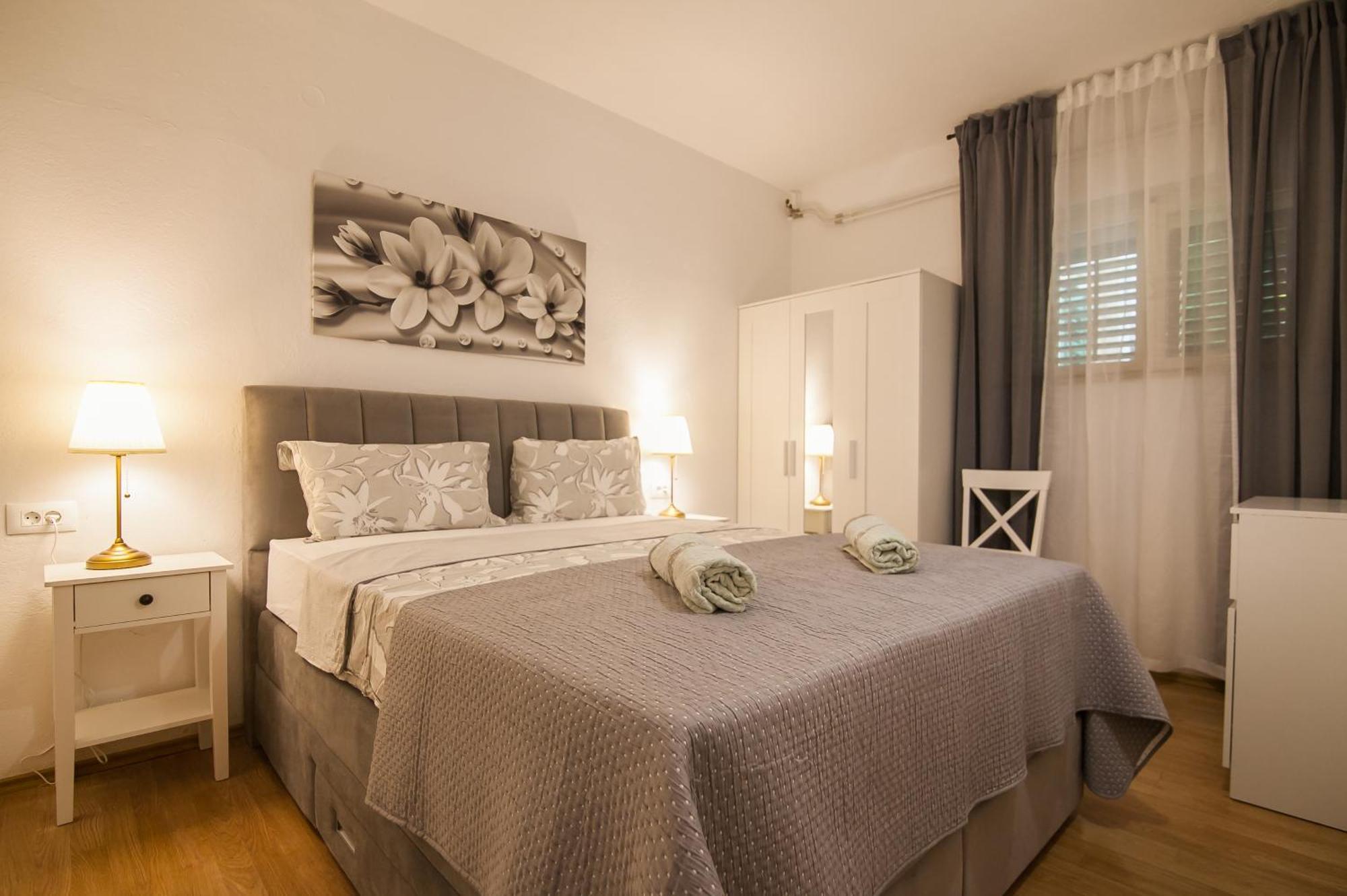 Apartments Paula Бол Экстерьер фото
