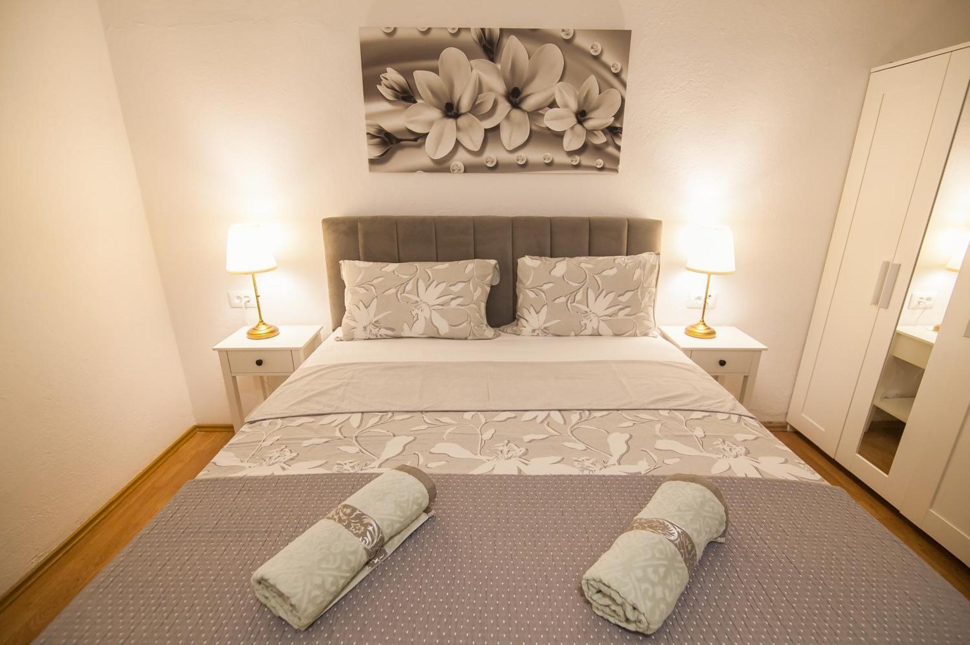 Apartments Paula Бол Экстерьер фото