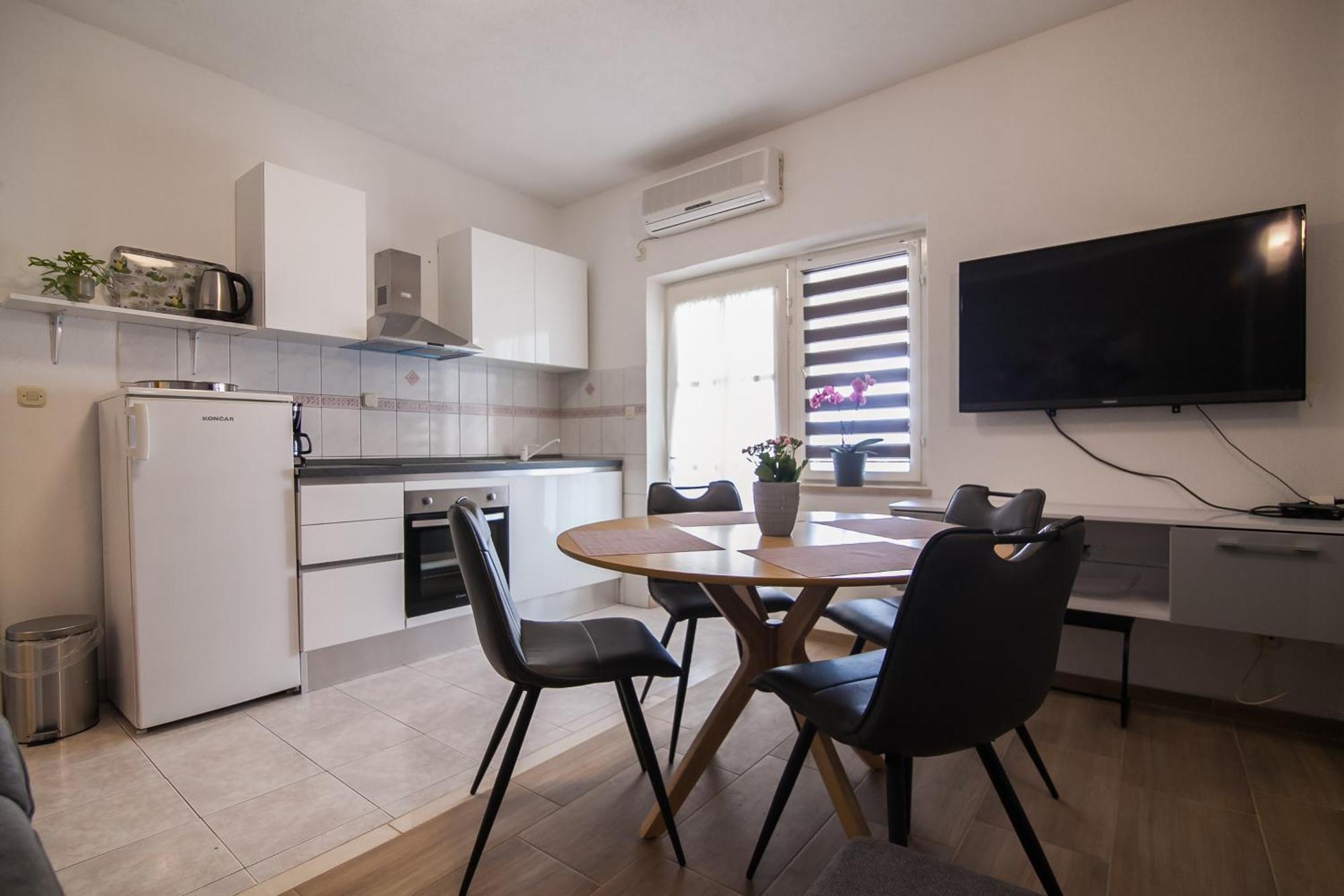 Apartments Paula Бол Экстерьер фото