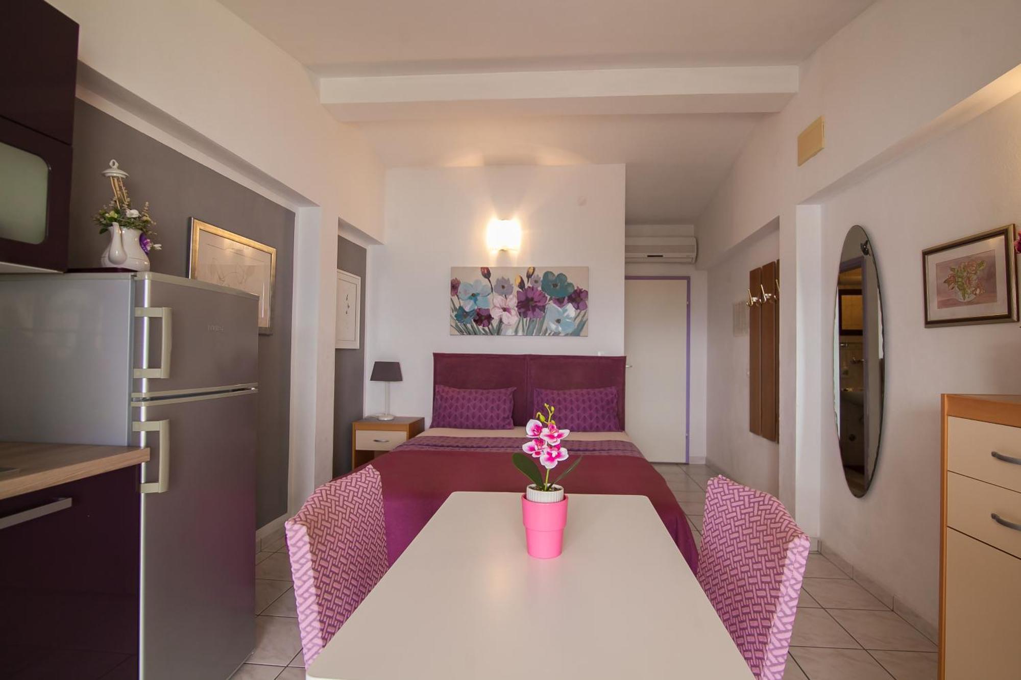 Apartments Paula Бол Экстерьер фото